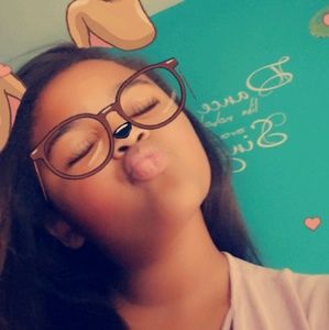 Meet your Posher, Laiana